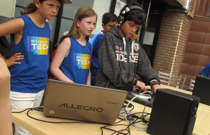 Academia de Tecnología para niños entre 6 y 16 años.